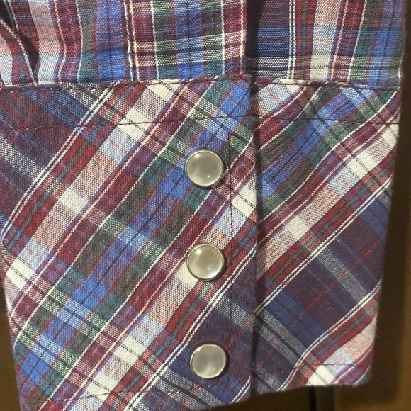 WESTERN button down 16/35 plaid with pearlescent buttons - Picture 6 of 9